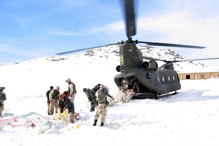 Chinook helicopter 91-00263 delivers humanitarian supplies in Pakistan, March 2005.