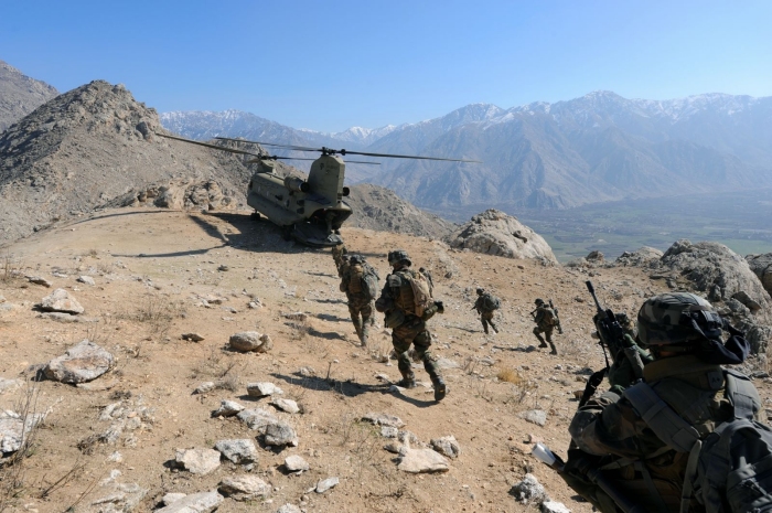 Early 2009: CH-47F Chinook helicopter 04-08703 shown operating at an unknown location in the mountains of Afghanistan.