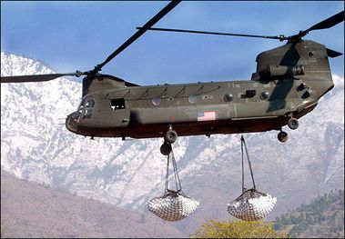 A US Chinook helicopter carries relief supplies in Pakistan in January 2006. Aerospace giant Boeing Company has won a 15-billion-dollar contract to supply the US Air Force with 141 combat search and rescue helicopters.