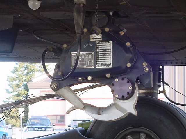 The Forward Cargo Hook on Chinook 90-00183.